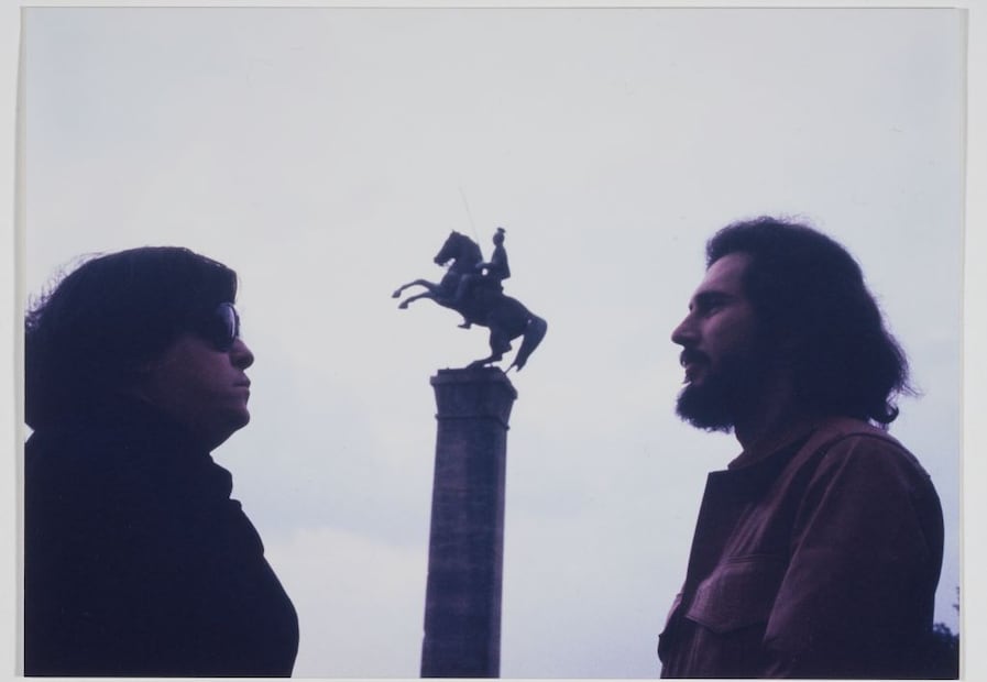 A finales de 1972, Arnaldo Coen viajó a Kassel, Alemania, en compañía de Gelsen Gas y Juan José Gurrola para participar en Documenta 5.