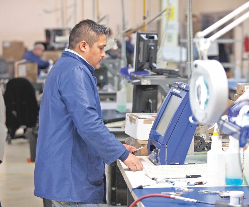 Efecto. Autoridades indican que el incremento beneficiará a 3.44 millones de trabajadores inscritos en el sector formal. ARCHIVO EL UNIVERSAL