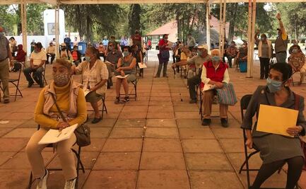 Desmienten que se llame a adultos mayores para vacunarlos en su casa en Naucalpan
