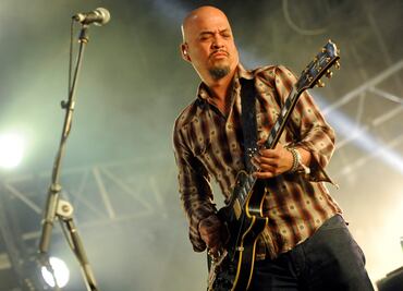 Joey Santiago, guitarrista de Pixies, entra en rehabilitación