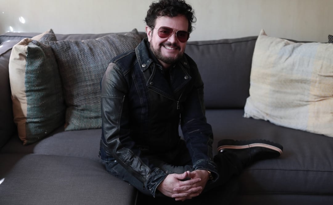 FOTO: En Twitter, Aleks Syntek intercambió opiniones sobre música 