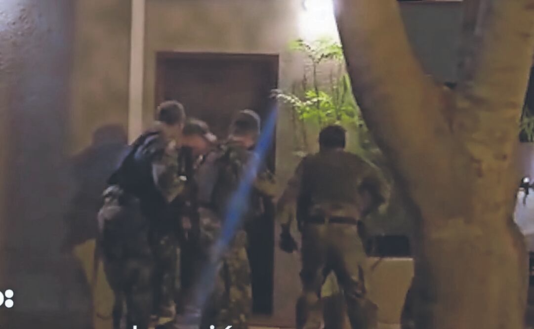 Elementos antidrogas y militares irrumpieron en la casa del tabasqueño, se ve en videos. Foto Especial