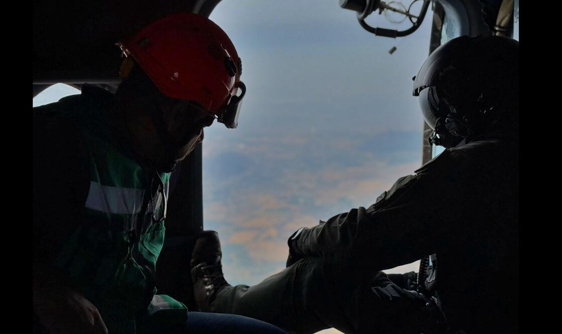 Imagen del despliegue operativo para continuar con los trabajos de combate y control de los incendios forestales en Tepoztlán, Morelos, el jueves 17 de abril de 2025. Foto: cortesía Desarrollo Sustentable Morelos