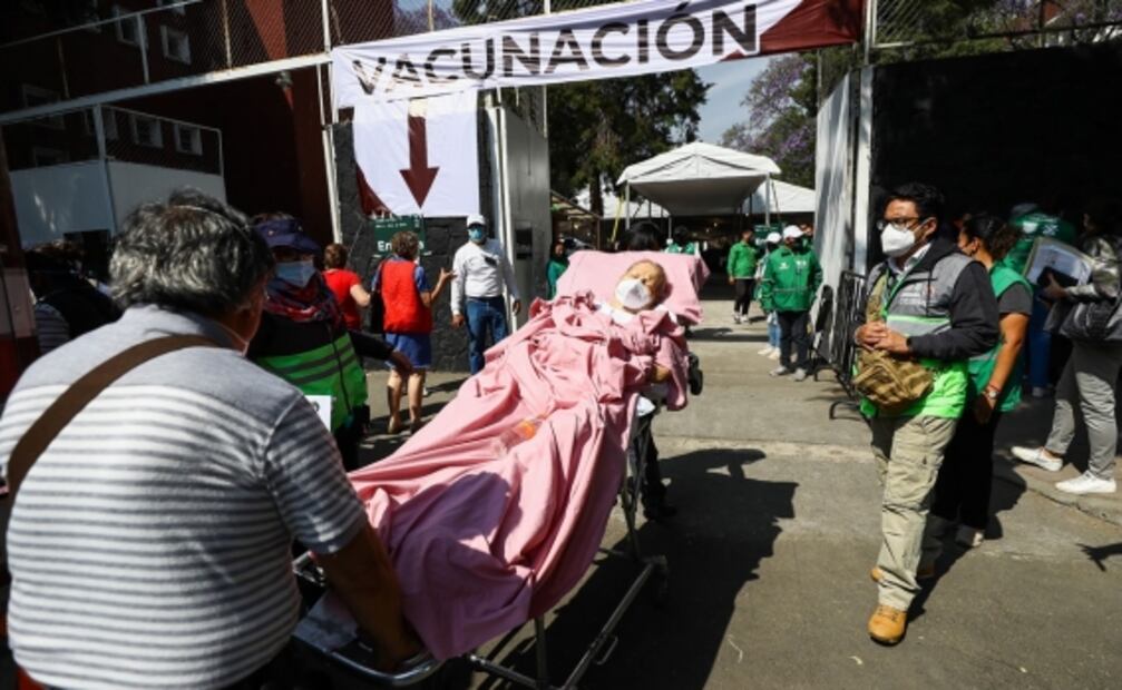 El 8M, vacunas y reapertura de museos, entre las fotos de la semana