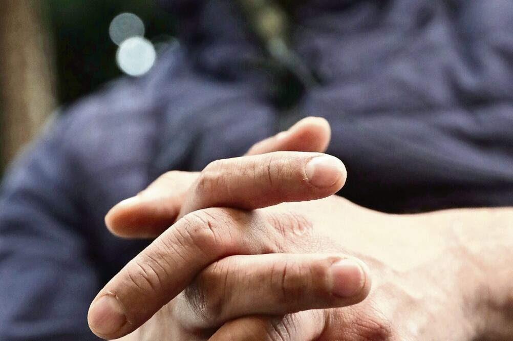 Fernando dice que tuvo que entrar a una clínica especializada, donde pudo superar su adicción a las drogas y al alcohol, pero no al juego (ARIEL OJEDA. EL UNIVERSAL)