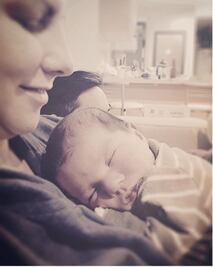 Critican a Bárbara Mori por video de bebé