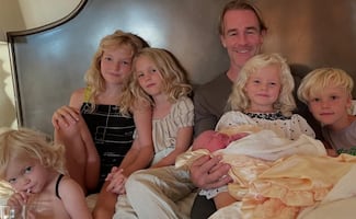 Esposa de James Van Der Beek lo recuerda en el primer Día del Padre tras su muerte: "sigues siendo maravilloso"
