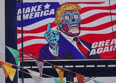 "Trump extraterreste", espectacular en Periférico