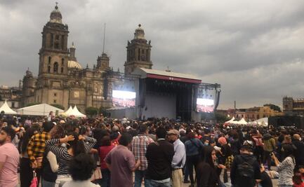 Entre banderas del Che y mercancía de AMLO, cientos esperan concierto de Silvio Rodríguez