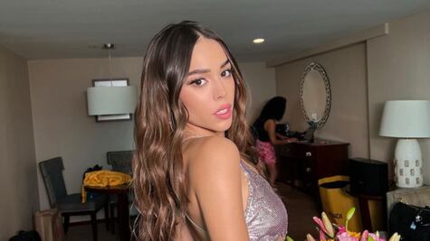 Danna Paola pone en tendencia los jeans sin cierre