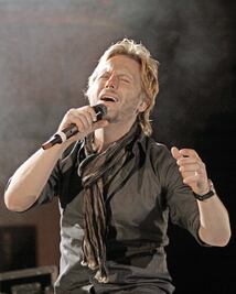 Noel y amigos (Fonsi, Matisse y Río Roma) dan su corazón