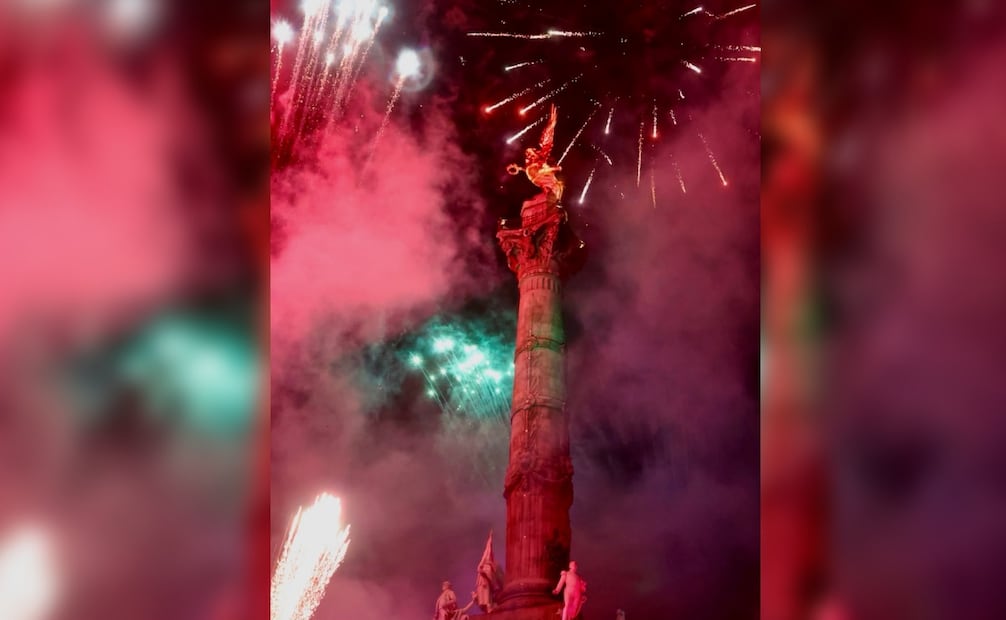 Festejos en el Ángel de la Independencia ante el triunfo de la Selección Mexicana contra Ecuador. Foto: Valente Rosas