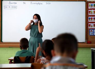 Comienza el curso escolar en Grecia con uso obligatorio de mascarilla