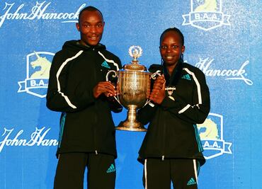 Atletas kenianos se imponen en la Maratón de Boston 2022