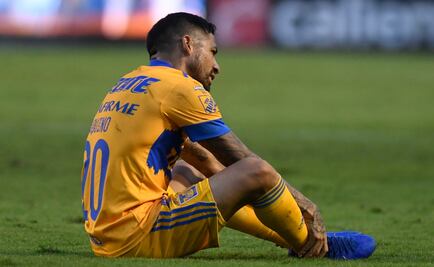 Afición de Cruz Azul no perdona a Javier Aquino