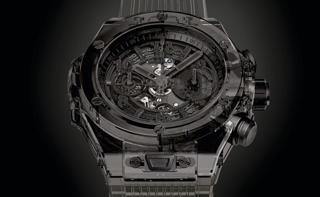 Edición limitada a 500 ejemplares con calibre HUB 1242 Unico con tratamiento de PVD negro. Cronógrafo automático flyback con doble embrague y rueda de pilares visible del lado de la esfera. Su caja de 45 mm y bisel son de cristal de zafiro negro ahumado pulido. 