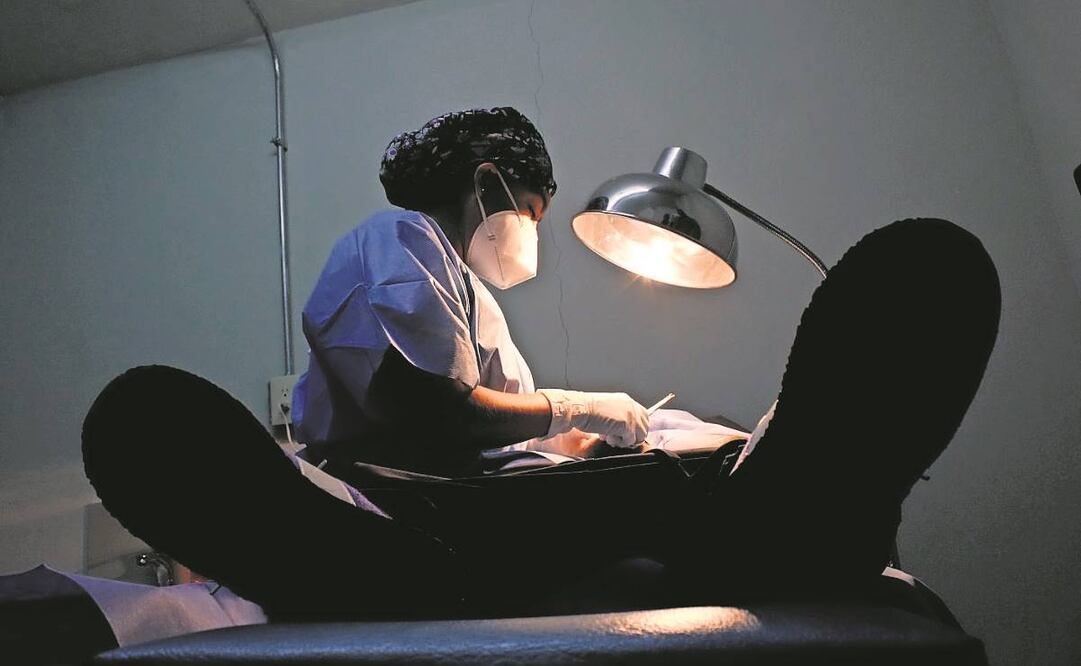 En caso de identificar riesgos sanitarios, las clínicas tendrán que ejecutar de manera inme- diata medidas de seguridad e informar de manera oportuna a la Cofepris, dijo organismo.