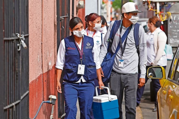 Pese a campaña de vacunación, brote se propaga sin parar en Jalisco