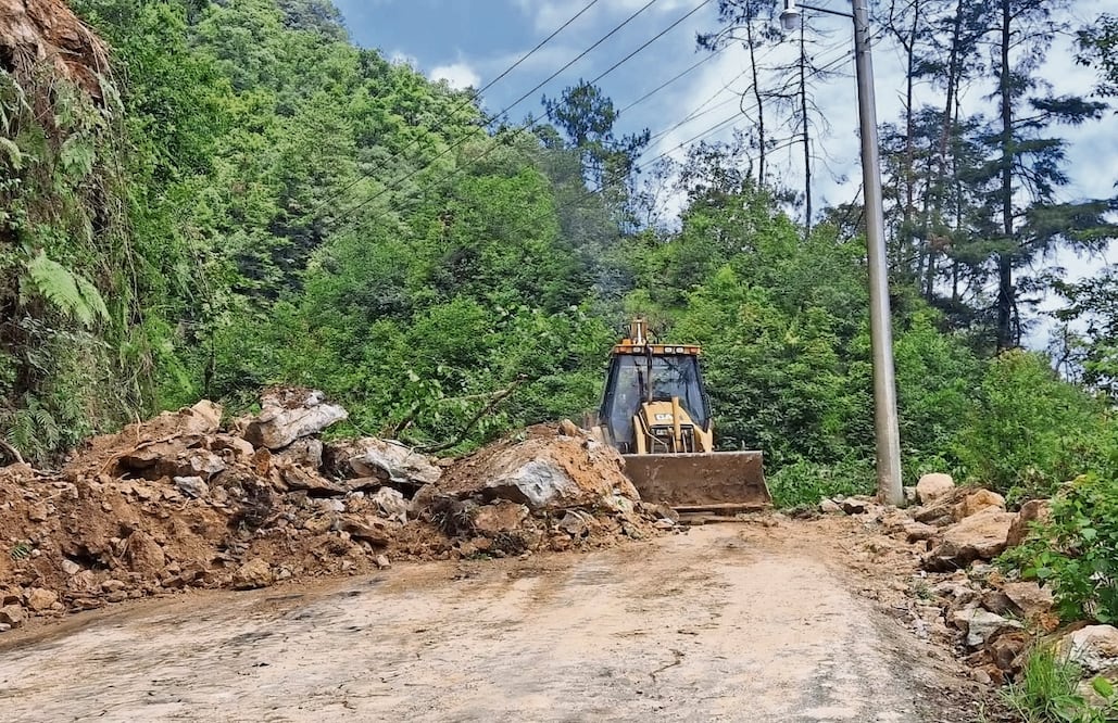 Las lluvias de las últimas horas dañaron puentes y caminos de varias localidades del municipio de Tenango de Doria, en el estado de Hidalgo. Foto: Especial