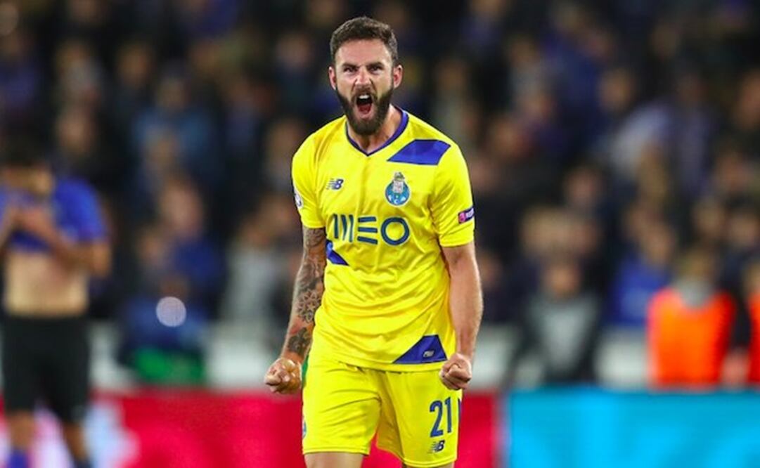 Twitter. Miguel Layún durante un juego del Porto FC
