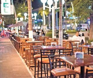 Encierro impacta a turismo y comercio en Acapulco