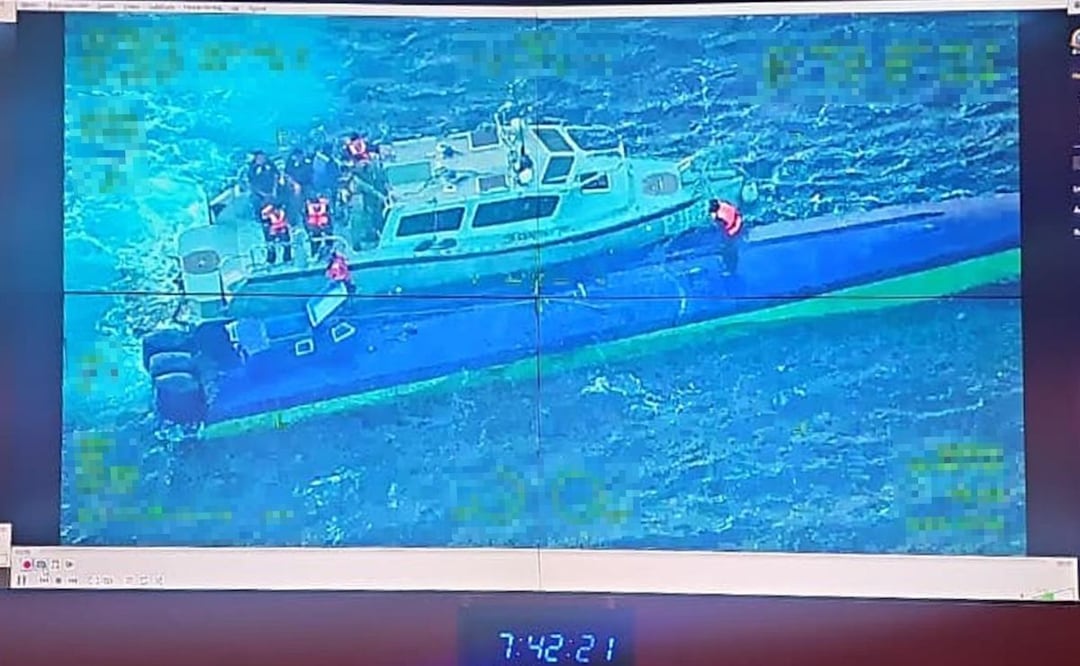 Armada de México intercepta semisumergible que transportaba cocaína. Manzanillo, Colima. 19 de febrero de 2026. Foto: Tomada de X @OHarfuch