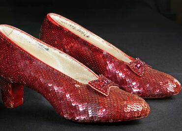Buscan 300 mil dólares para restaurar zapatos de Dorothy