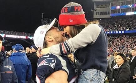 Jugador de NFL termina con su novia por posar desnuda 