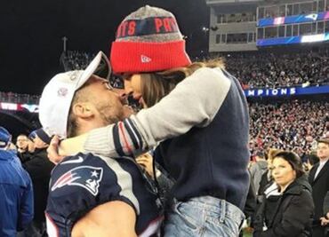 Jugador de NFL termina con su novia por posar desnuda