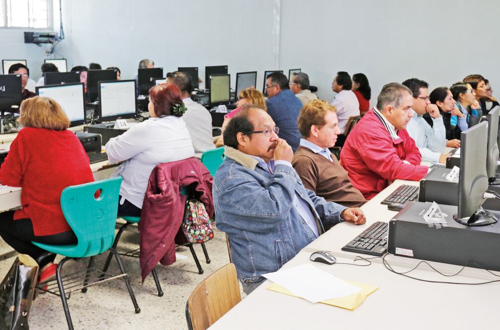 Los profesores realizaron la prueba para puestos de dirección, supervisión y asesoría técnica pedagógica. En total, 40 mil 318 participaron en el examen (ARCHIVO. EL UNIVERSAL)