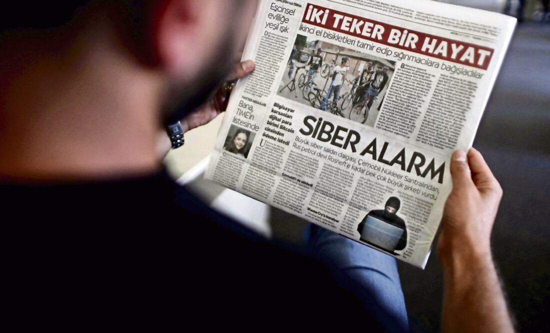 En Turquía los medios informaron sobre el ciberataque global que afectó a organismos públicos, en especial en Rusia y Ucrania. (SEDAT SUNA. EFE)