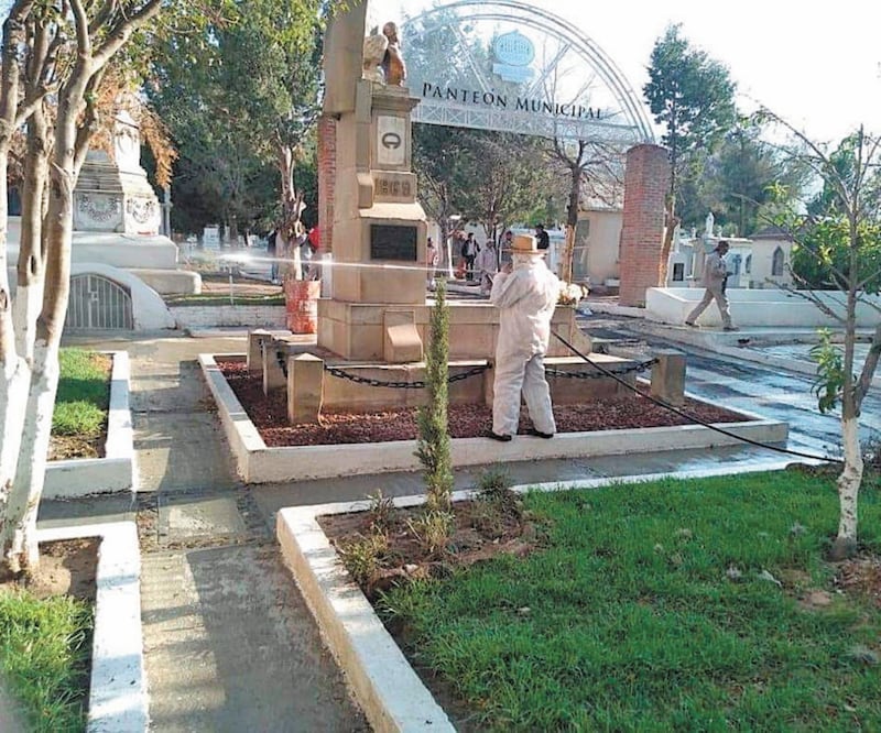 Autoridades de al menos ocho estados informaron que los cementerios públicos cerrarán sus puertas hasta el 12 de mayo. ESPECIAL