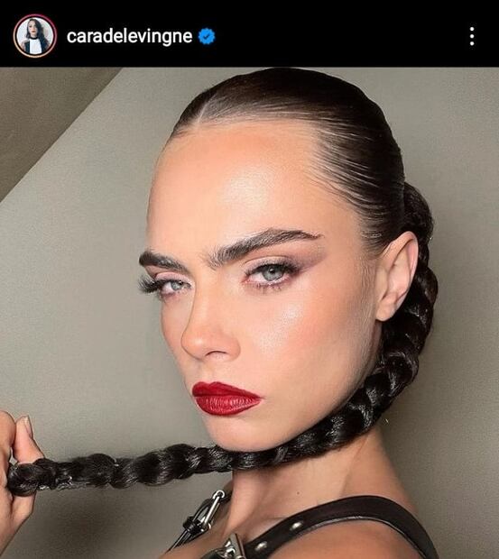 Peinados en tendencia que te harán brillar en Navidad 