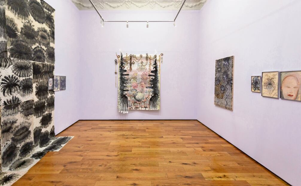 Los sueños de la luz / Les rêves de la lumière, la exposición en la galería Mariane Ibrahim (Río Pánuco 36, Col. Renacimiento). (19/12/24). Foto: Galería MarianeIbrahim