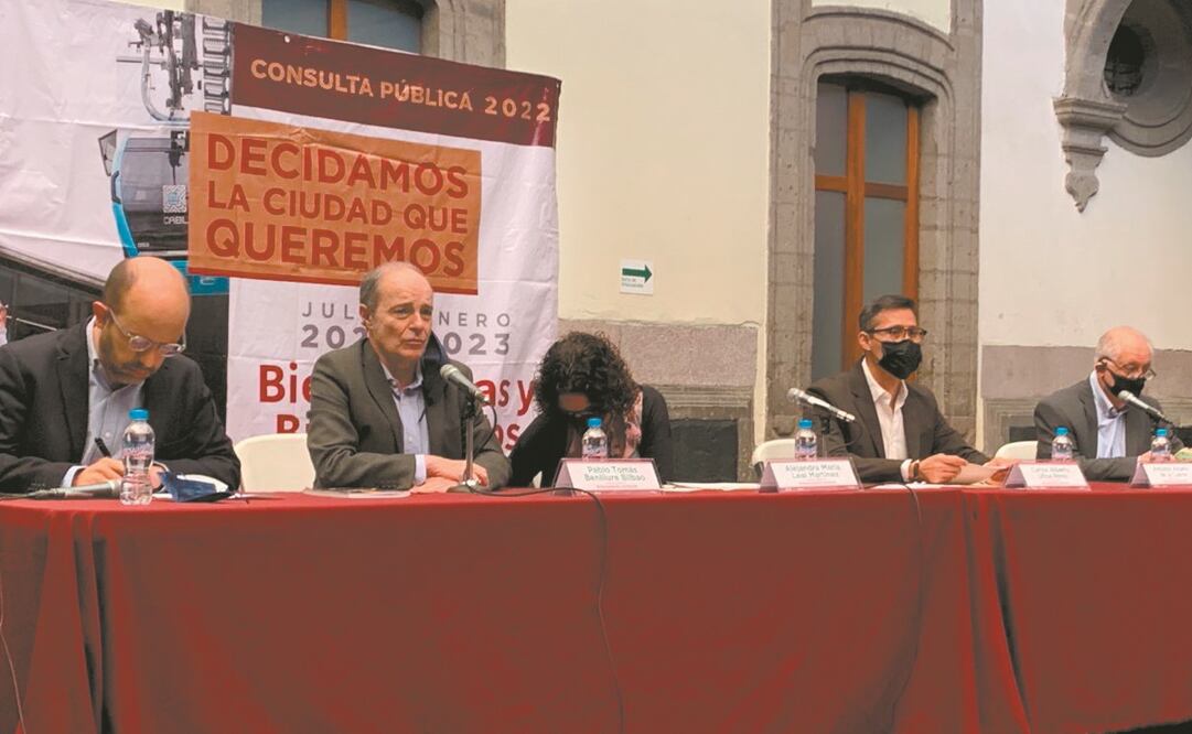 Pablo Benlliure (segundo de izq. a der.) descartó que las consultas que se hacen simultáneamente desde julio sean anticonstitucionales. 