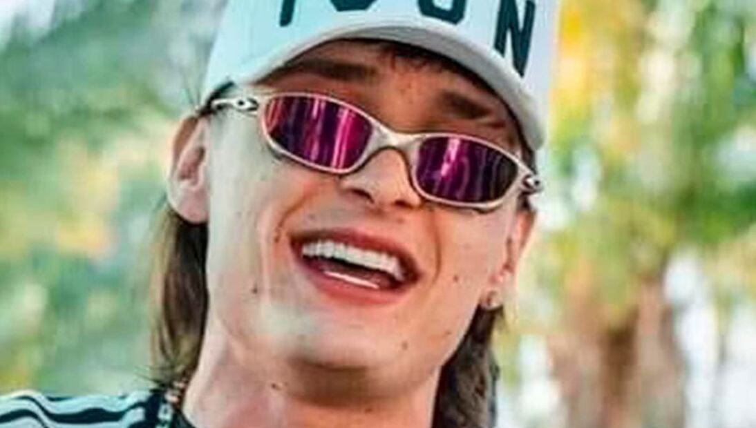 Peso Pluma. Fuente: Instagram @lagrande104.5fm