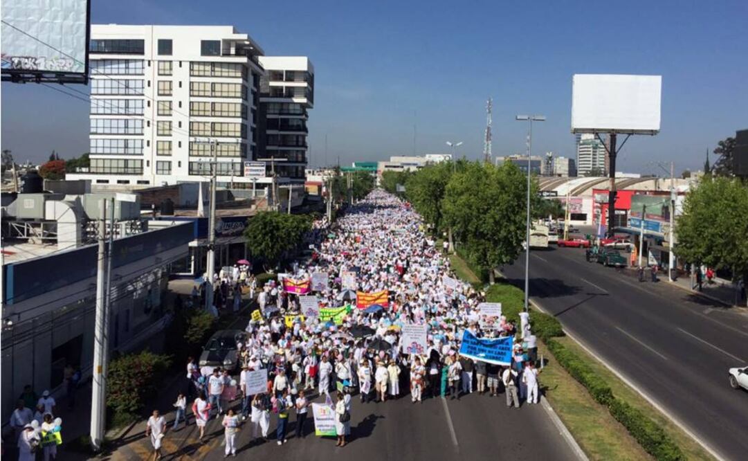 Marchan 35 mil contra matrimonio igualitario en Querétaro
