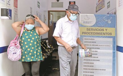 "Vengo por no tener Seguro": así se atienden en consultorios de farmacias