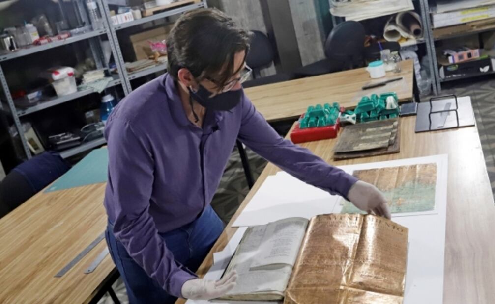 Documento en hojas de oro revela secreto de Puebla en tiempos de la Independencia