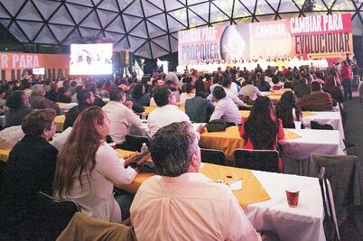 Buscan cambio de piel corrientes del PRD