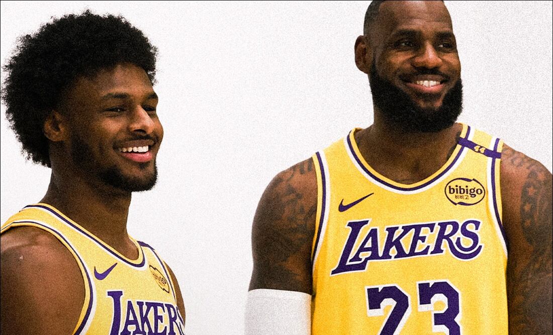 LeBron James posa con su hijo y compañero de equipo Bronny / Foto: ESPECIALES