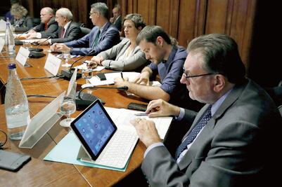 Ofrecen diálogo al líder catalán 