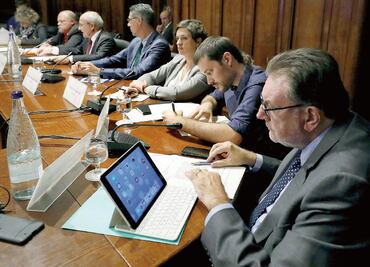 Ofrecen diálogo al líder catalán