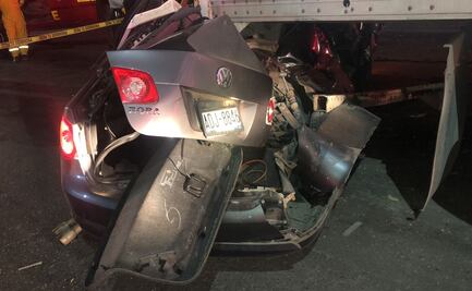 Mueren cuatro jóvenes en NL por choque con vehículo pesado