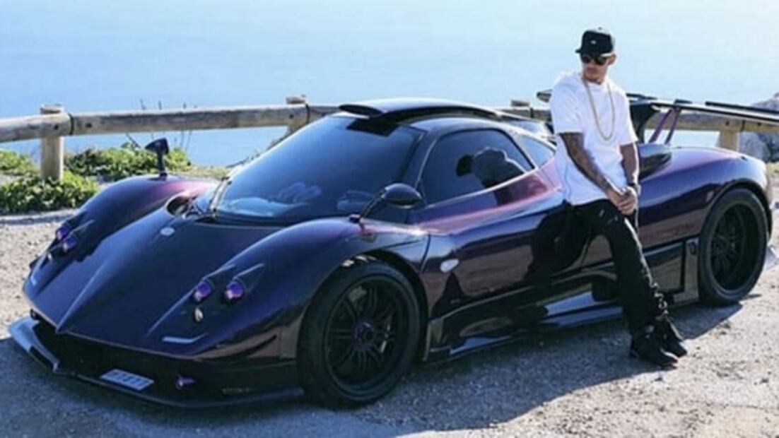 Lewis Hamilton no manejará más su colección de autos multimillonaria