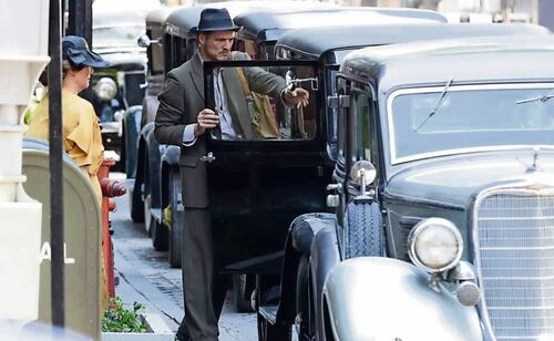 Protagonizó un escape a bordo de un carro que fue ambientado con humo para enfatizar la velocidad. Foto: Carlos Mejía / EL UNIVERSAL