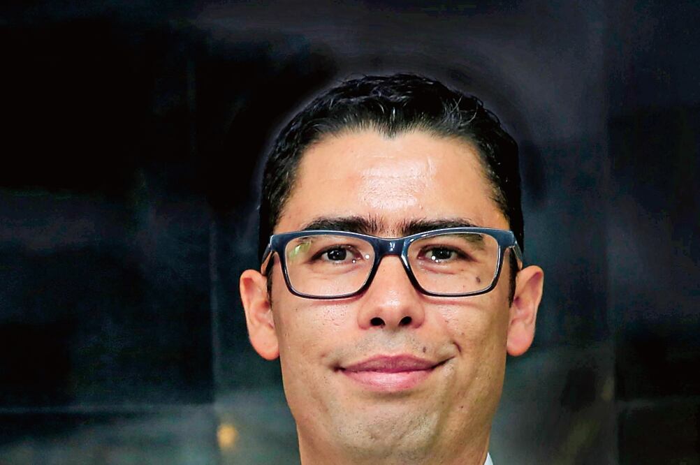 Relevo oficial del SAT, en privado