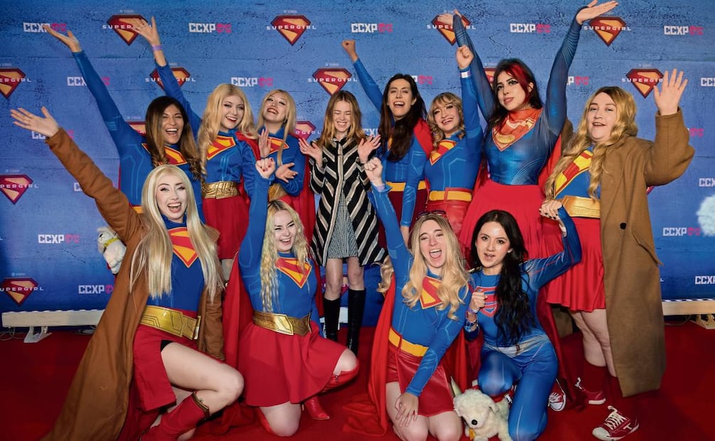 Milly, junto a fans vestidas de Supergirl, en su visita a México, donde participó en la CCXP en abril pasado. Foto: Archivo EL UNIVERSAL