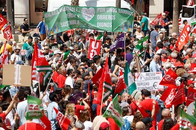 FOTOS: Trabajadores de todo el mundo se manifiestan este 1 de mayo; lidian con altos costos de la energía y menor poder adquisitivo