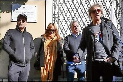 Soda Stereo inaugura placa... con su nombre mal escrito